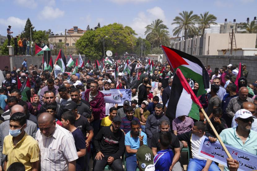 Warga Palestina memadati jalan di Jalur Gaza untuk memperingati Hari Nakba yang ke-74 tahun.