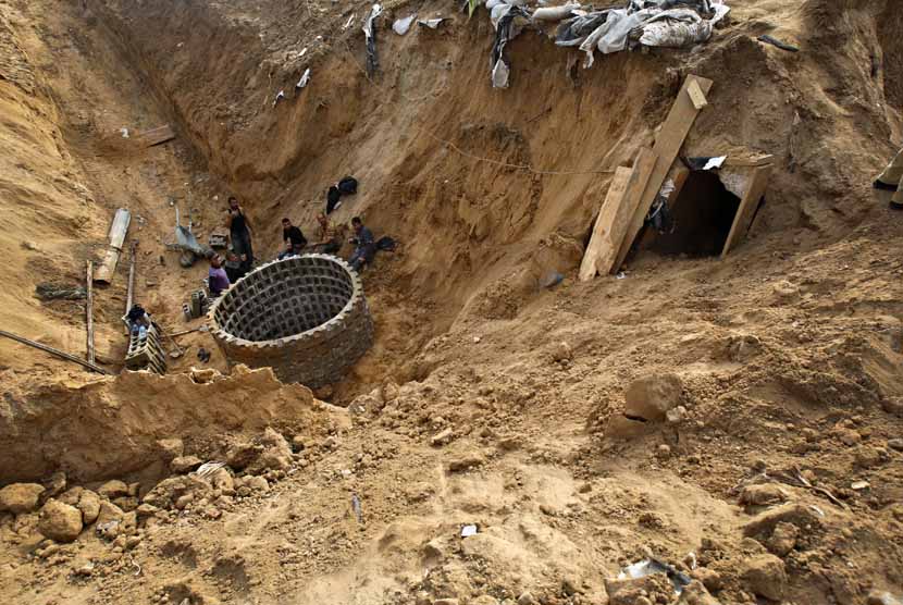 Militer Israel (IDF) mengklaim mereka menemukan sebuah terowongan di bawah Rumah Sakit al-Shifa di Gaza utara.  ilustrasi