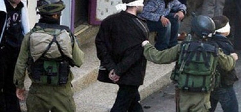 Warga Palestina yang ditangkap tentara Israel.
