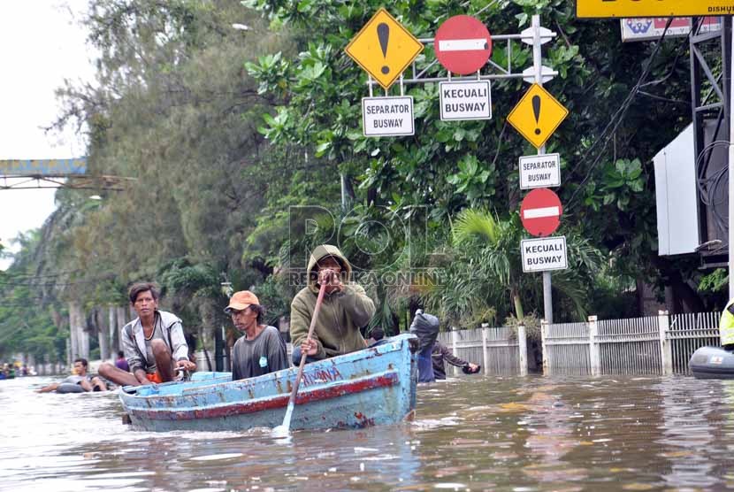 Tiga Mesin Pompa Kuras Banjir di Perumahan Green Ville (ilustrasi).
