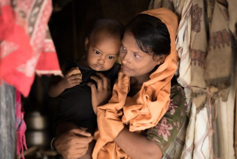 Warga Rohingya bernama Bitani ini memiliki bayi berusia 18 bulan dan sekarang sedang mengandung delapan bulan.