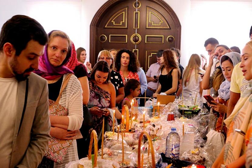 Warga Rusia-Ukraina Rayakan Paskah dengan Damai di Sharjah