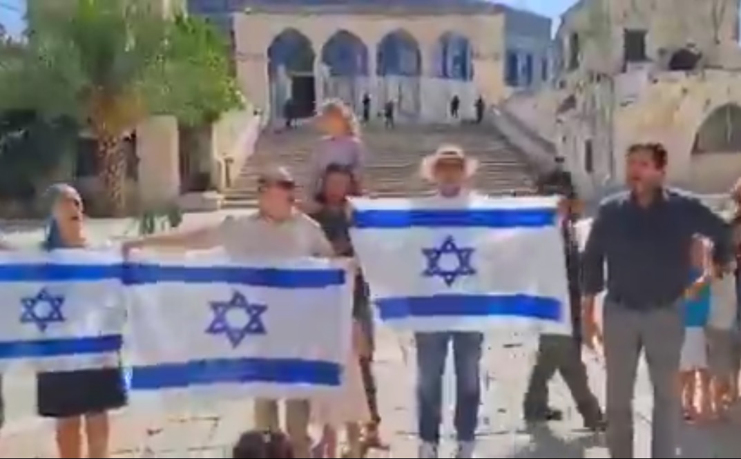 Warga Yahudi menerobos masuk ke Masjid al-Aqsa pada Ahad (3/8/2025).