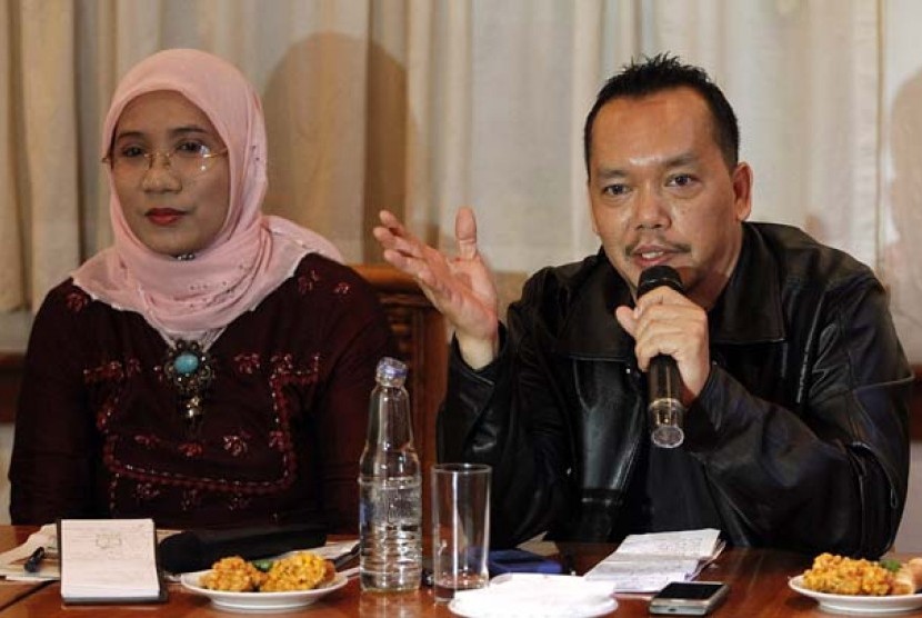 Wasekjen DPP Partai Demokrat Ramadhan Pohan (kanan) dan Ketua Divisi Infokom DPP Partai Demokrat Andi Nurpati (kiri).   