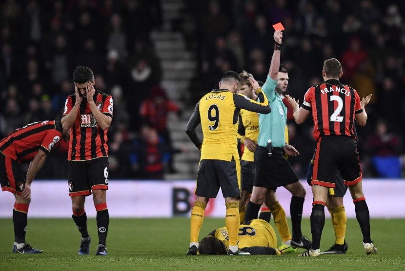 Kapten Bournemouth: Sepak Bola akan Jadi Penyemangat Tapi.. - Republika Online