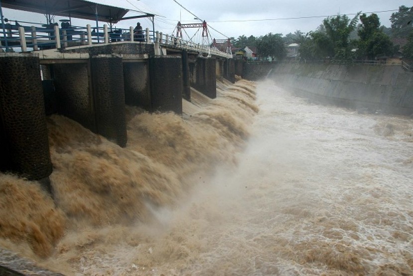 Water level at Katulampa dam in Bogor usually indicates the water volume that flows to Jakarta. (file photo)  