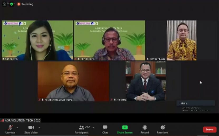 Webinar Agrivolution 2020 mengupas tentang bisnis kelapa sawit berkelanjutan untuk masa depan yang lebih baik.