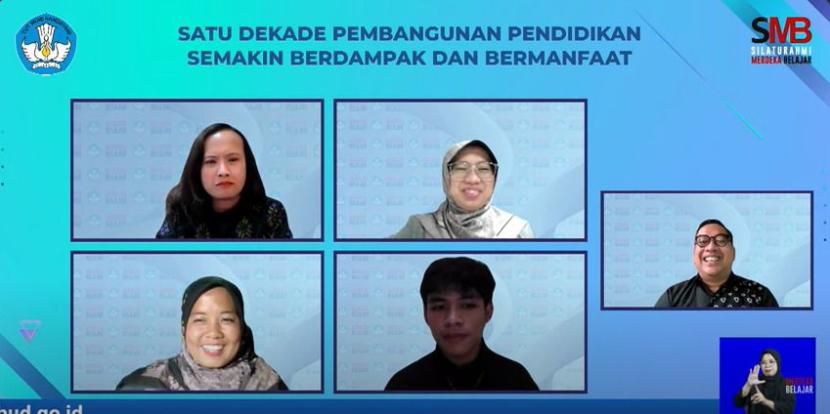 Webinar Silaturahmi Merdeka Belajar yang ditayangkan di kanal Youtube KEMENDIKBDUD RI. 