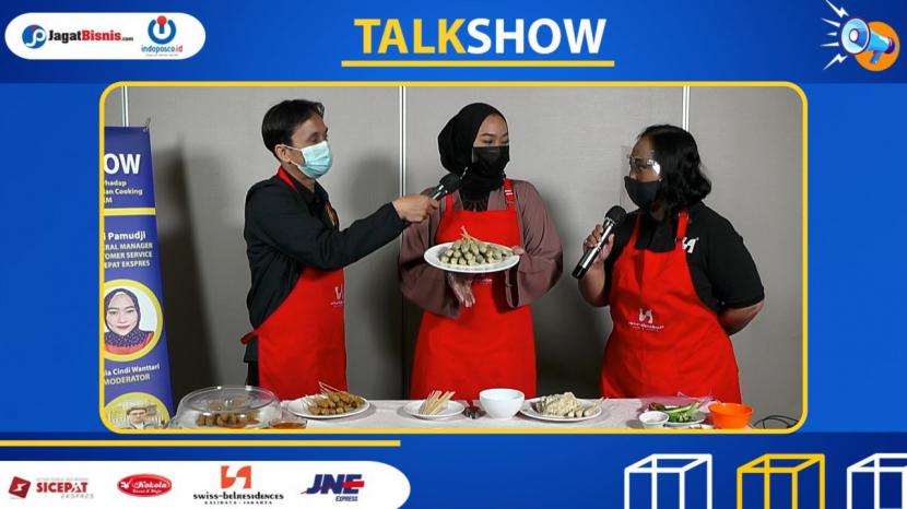 Webinar Talk Show, bertema Kepuasan Konsumen terhadap Pelayanan Jasa Pengiriman dan Cooking Demo Produk UMKM yang digelar jagatbisnis(dot)com, di Swiss-Belresidences, Kalibata, Jakarta, Sabtu (19/6). 