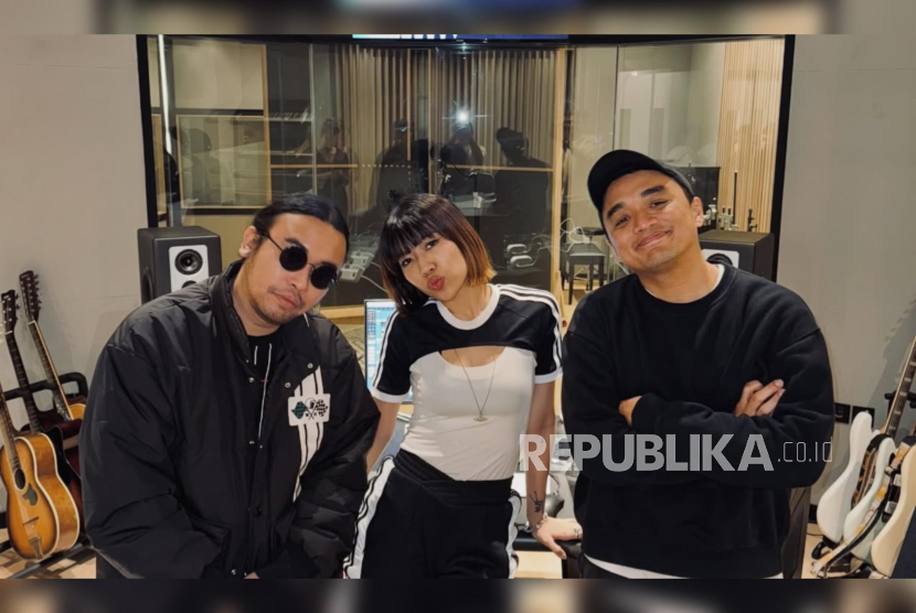 Musisi Whisnu Santika, Dipha Barus, dan Ramengvrl Soroti Fenomena Flexing di Lagu Terbaru