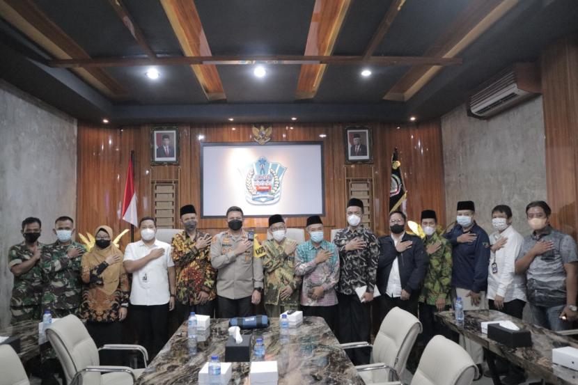 Wilayah Kota Malang melaksanakan rapat koordinasi (rakor) penanganan wabah Penyakit Mulut dan Kuku (PMK) bersama sejumlah stakeholder di Mapolresta Malang Kota (Makota), Rabu (22/6/2022). 