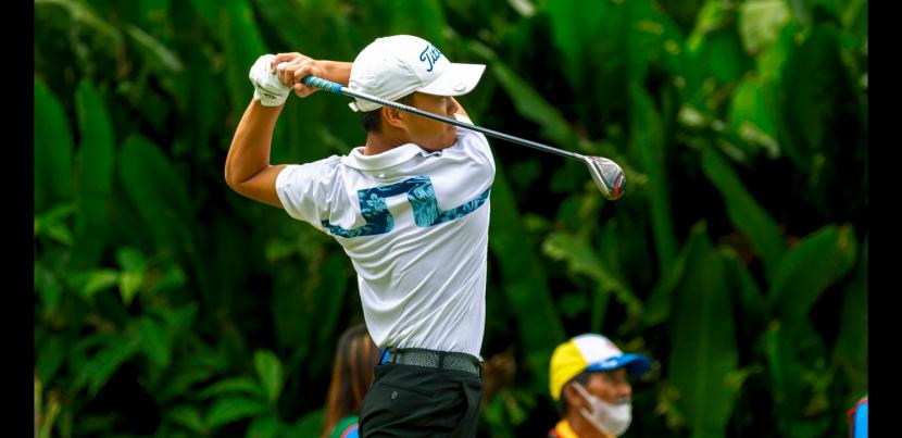 William Justin Wijaya tampil baik pada hari pertama Mandiri Pondok Indah International Junior Golf Championship 2022, Selasa (13/12/2022).