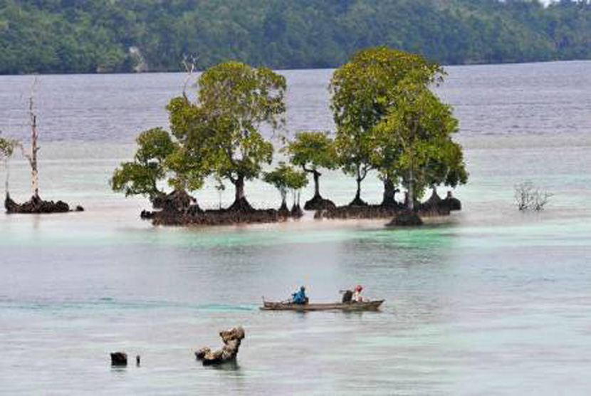 Wisata Bahari di Banggai Kepulauan, Sulawesi Tengah.