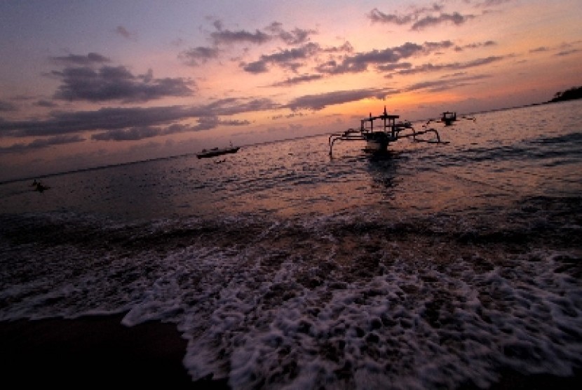 Pantai Alunan Rindu Mendebarkan | Republika Online