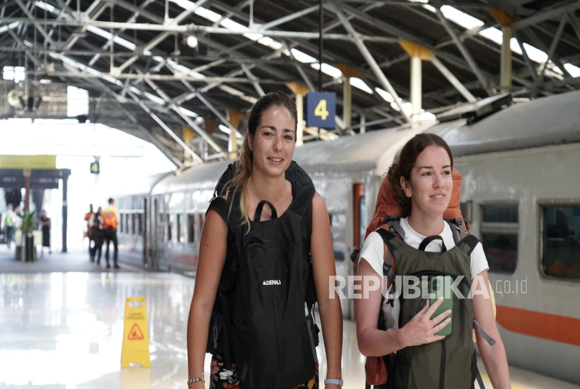 Sepanjang 2025, KAI Layani Hampir 700 Ribu Wisatawan Mancanegara
