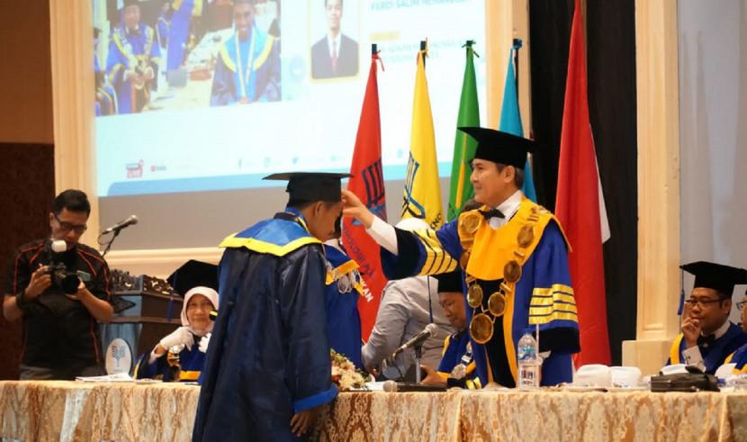 wisuda Magister, Sarjana, Ahli Madya ITPLN angkatan ke-42 di Taman Mini Indonesia Indah, Jakarta