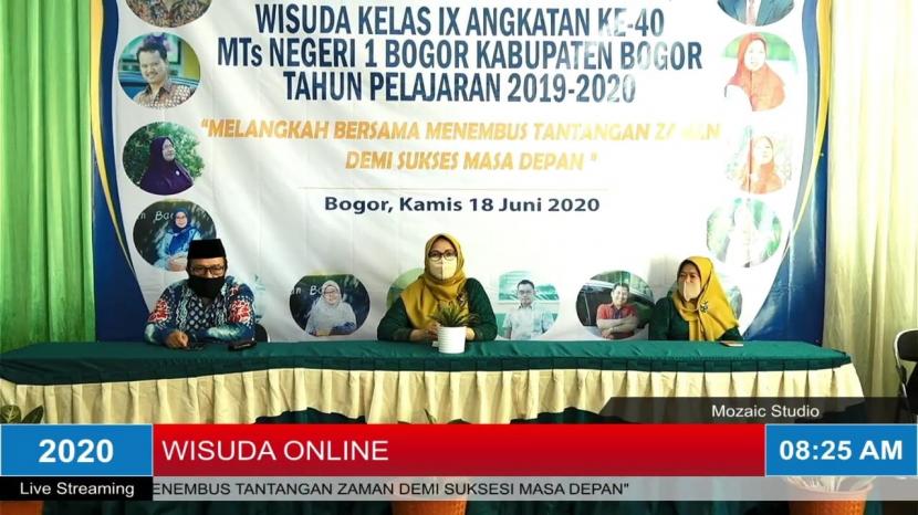 Wisuda online siswa kelas IX angkatan ke-40 MTsN 1 Bogor, Kamis (18/6).