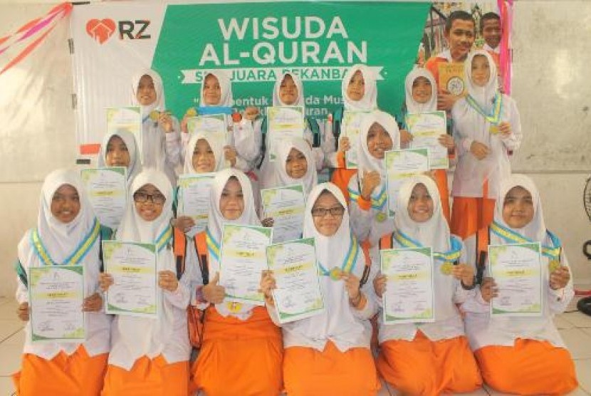 Wisuda Tahfiz Alquran SMP Juara Pekanbaru (Ilustrasi)