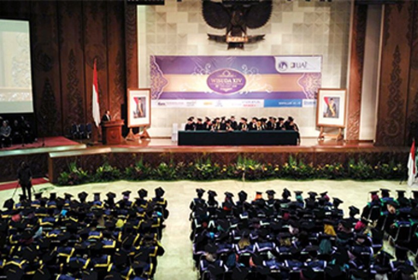 Wisuda Universitas Al Azhar Indonesia.