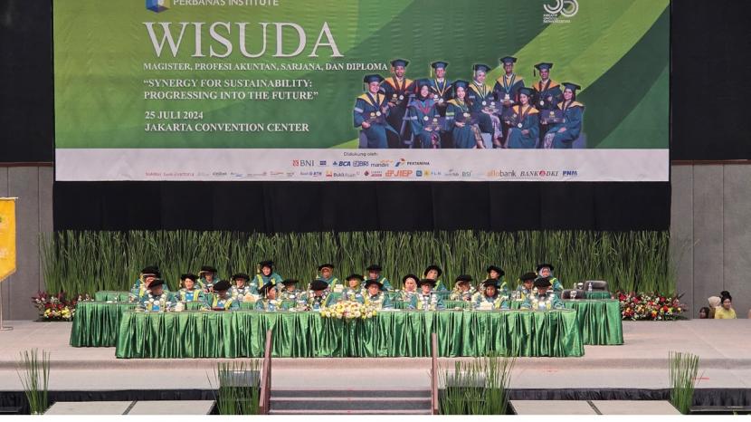 Wisuda Perbanas