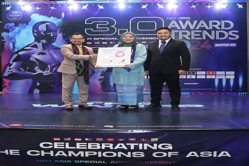 Women Award tahun 2024 yang diberikan oleh Asia Choice Awards berhasil diraih oleh seorang pegawai Otorita Ibu Kota Nusantara (IKN), Susianah Affandy. Dia berhasil meraih penghargaan itu atas capaian prestasi dan karyanya dalam bidang pendidikan non formal dan pemberdayaan masyarakat. 