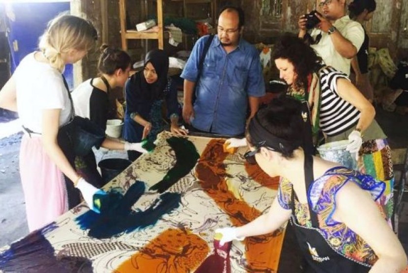 Workshop pembuatan batik bersama Sembung Batik Yogyakarta.