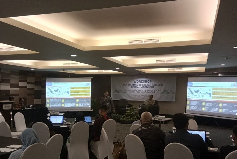 Workshop Pendalaman Kebijakan Industri dengan Wartawan di Hotel Mercure, Kota Padang, Sumatera Barat, Selasa (8/10). 