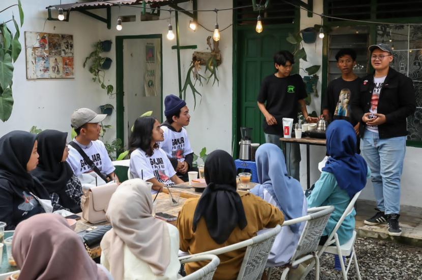 Workshop pengolahan kopi di Golden Ratio Coffee di Kelurahan Sengon, Kecamatan Jombang, Kabupaten Jombang, Jawa Timur. 