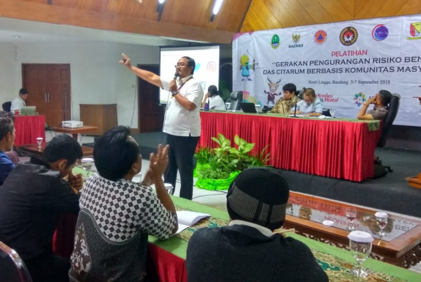 Workshop Pengurangan Risiko Bencana Berbasis Komunitas Masyarakat di Bandung, Jawa Barat. 