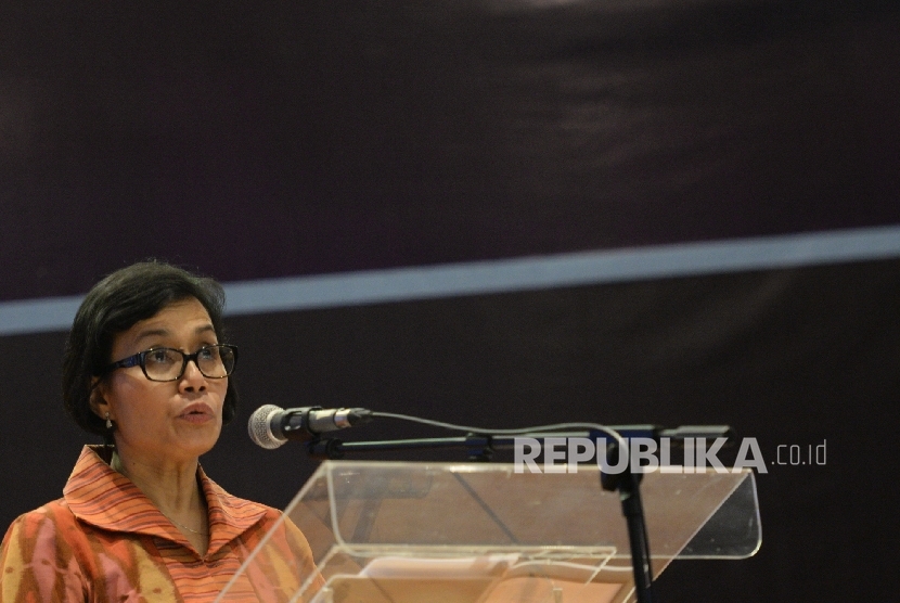 Sri Mulyani kembali menjadi menteri keuangan dalam Kabinet Kerja pimpinan Presiden Jokowi dan Wapres Jusuf Kalla.