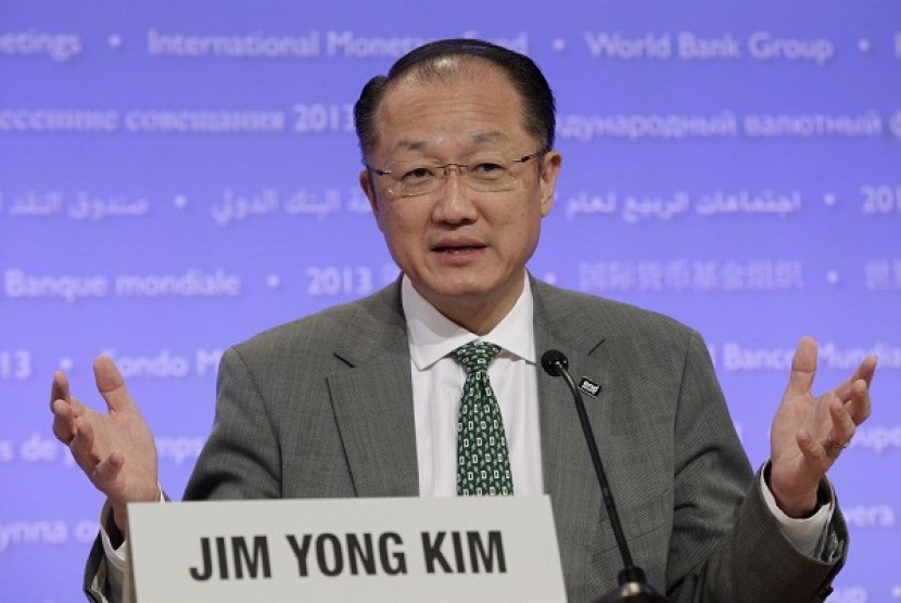 World Bank President Jim Yong Kim speaks at a news conference of the 2013 Spring Meeting of the International Monetary Fund and World Bank in Washington April 18, 2013. 
