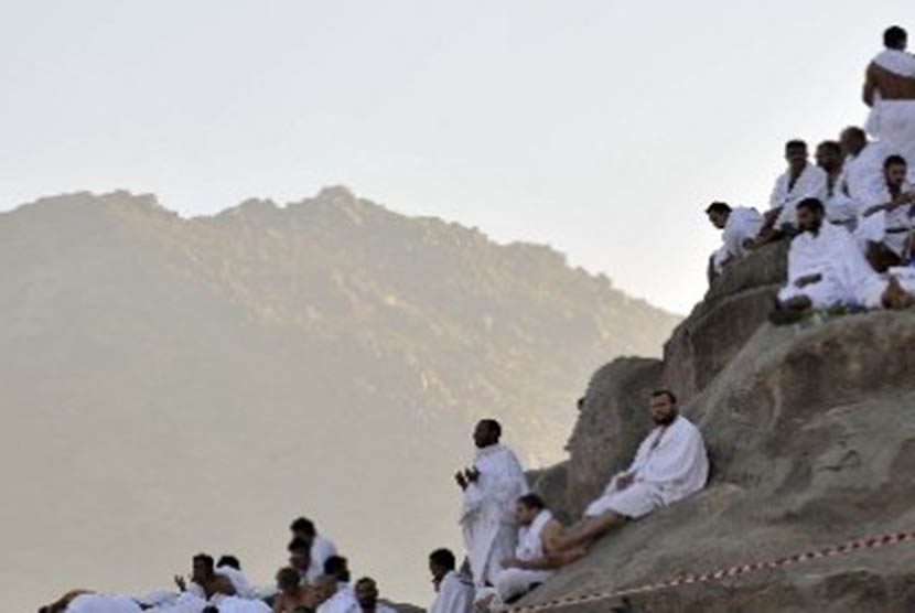 Haji memberikan pengalaman suci dari ritual ibadah atau aktivitas lainnya. Wukuf di Arafah (ilustrasi).