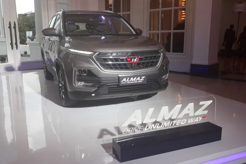 Wuling Almaz resmi diluncurkan dengan harga Rp 318.8 juta per unit.