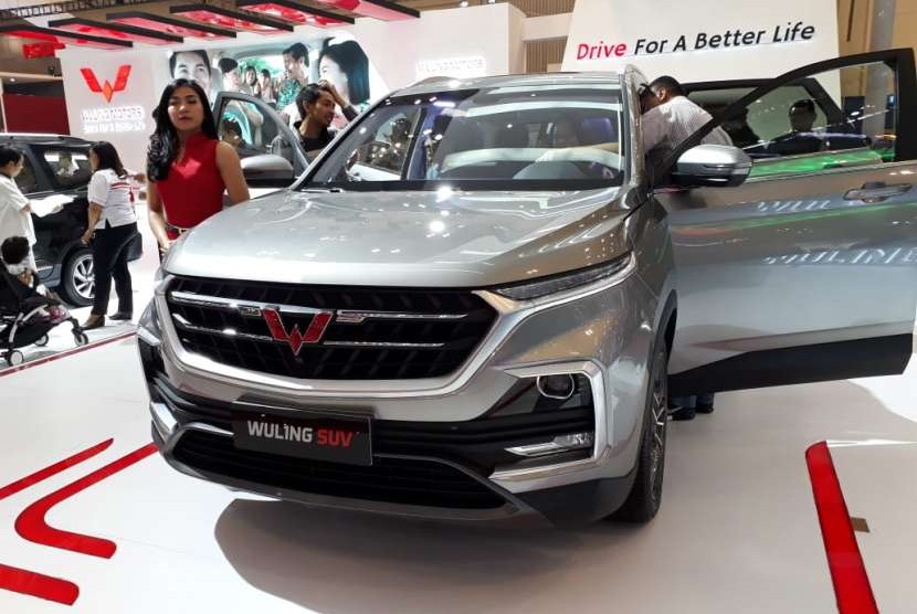 Wuling SUV yang dipajang di GIIAS 2018