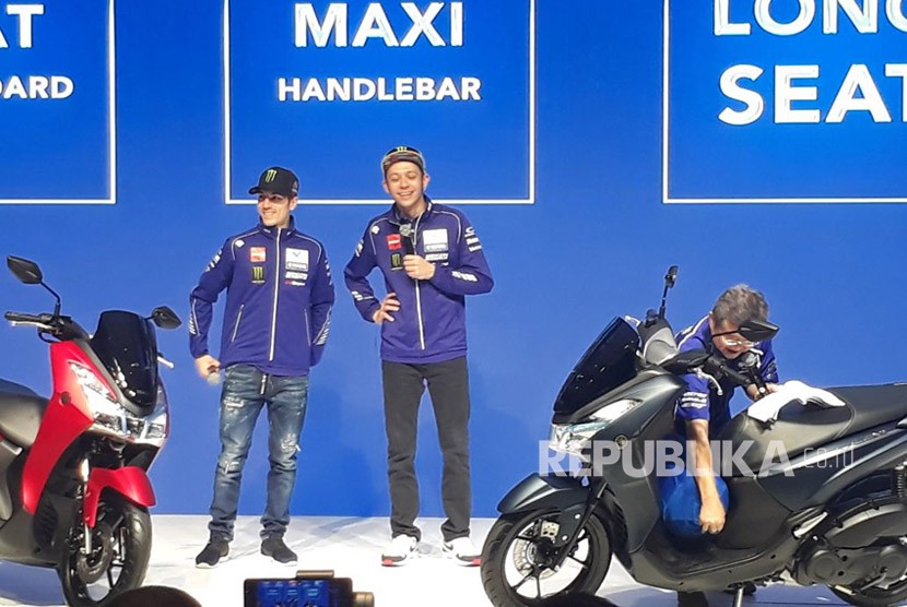 Yamaha luncurkan varian MAXI terbaru,  Yamaha Lexi.  Dalam peluncuran tersebut hadir pula pembalap MotoGP Valentino Rosi dan Maverick Vinales,  Jakarta, Jumat (26/1).