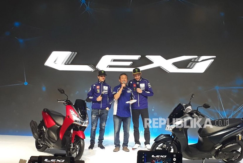 Yamaha luncurkan varian MAXI terbaru,  Yamaha Lexi.  Dalam peluncuran tersebut hadir pula pembalap MotoGP Valentino Rosi dan Maverick Vinales,  Jakarta, Jumat (26/1).