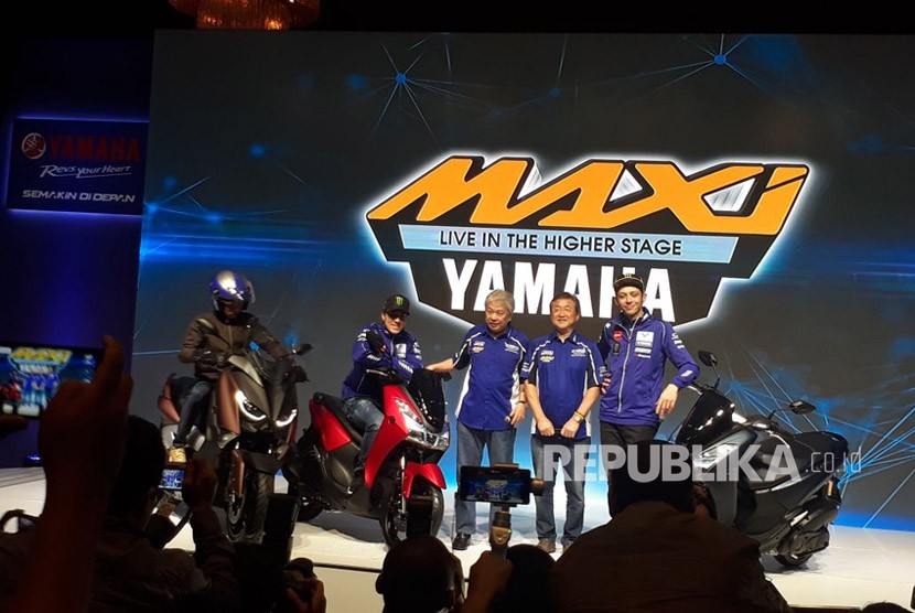 Yamaha luncurkan varian MAXI terbaru,  Yamaha Lexi.  Dalam peluncuran tersebut hadir pula pembalap MotoGP Valentino Rosi dan Maverick Vinales,  Jakarta, Jumat (26/1).