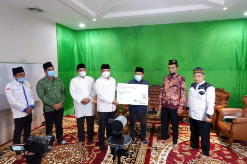 Yayasan Al Maghfirah BPJamsostek pun ingin memberikan perlindungan untuk 1.000 orang imam, guru ngaji dan marbot masjid di Kota Pekanbaru dalam bentuk keanggotaan BPJamsostek.