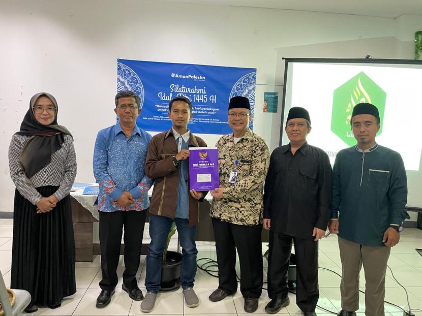 Yayasan Aman Palestin Indonesia berganti nama menjadi Yayasan Amanah Kemanusiaan Global. Soft lauching  bertempat di Aula SMA Darul Hikam jalan Supratman No 88 Bandung, Sabtu (20/4/2024). 