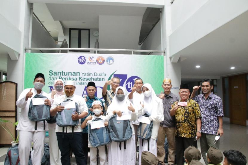 Yayasan Asrama Pelajar Islam (YAPI) mengadakan kegiatan donor darah, pemeriksaan kesehatan dan santunan yatim, dalam rangka HUT ke-70 YAPI.