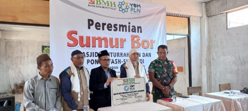 Yayasan Baitul Maal Hidayatullah (BMH) bekerja sama dengan Yayasan Bakti Muslim PLN (YBM PLN) meresmikan sumur bor ke-148 di wilayah Jawa Timur, tepatnya di Ponpes Ash-Shiddiqi.