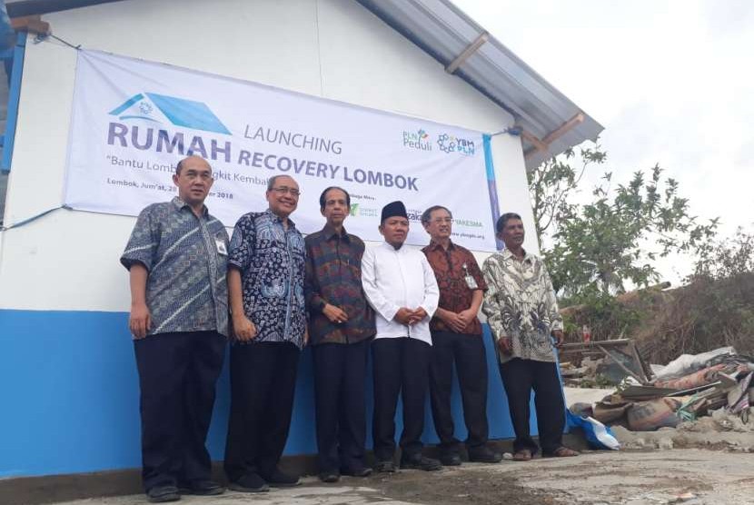 Yayasan Baitul Maal (YBM) PLN meresmikan rumah recovery Lombok di Dusun Lebah Sari, Desa Pemenang Barat, Kecamatan Pemenang, Kabupaten Lombok Utara, Nusa Tenggara Barat (NTB), pada Jumat (28/9).