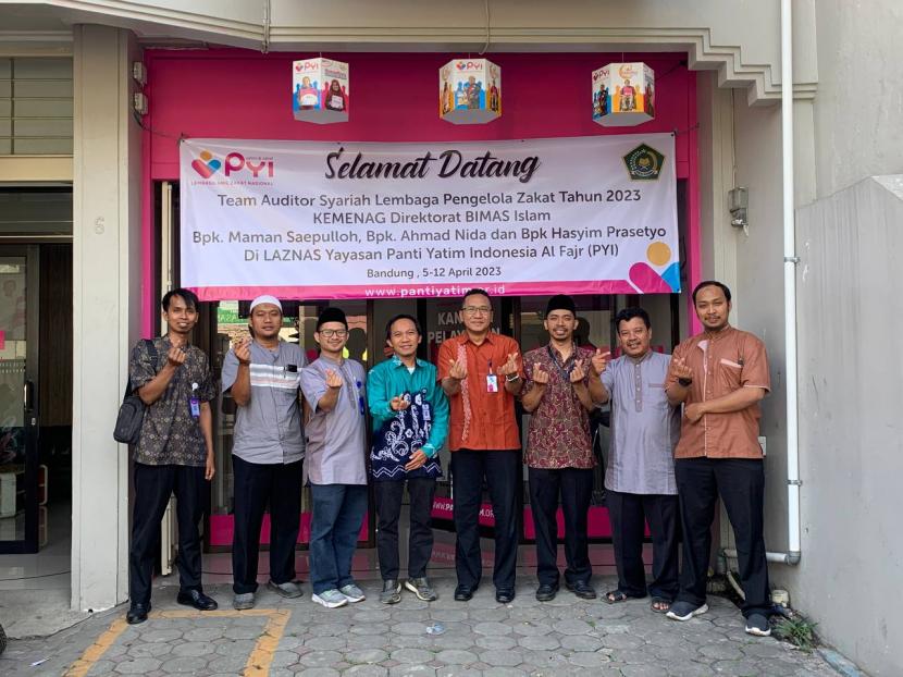 Yayasan dan Manajemen PYI Yatim dan Zakat bersama Tim Auditor Kemenag RI