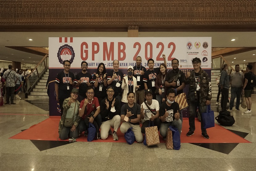 Yayasan GPMB menggandeng PT Jakarta Konsultindo (Jakkon) lewat strategic business unitnya yaitu IKONIK INDONESIA dalam penyelenggaraan Grand Prix Marching Band ke-37 tahun ini. Ketua Yayasan GPMB Lisa Ayodhia menyatakan marching band sebagai wadah penggemblengan dan pembinaan generasi muda, diharapkan mampu menjadi pilihan utama kegiatan generasi muda dalam upaya mempersiapkan diri menjadi bagian dari proses pembangunan yang dilakukan oleh negara Indonesia.