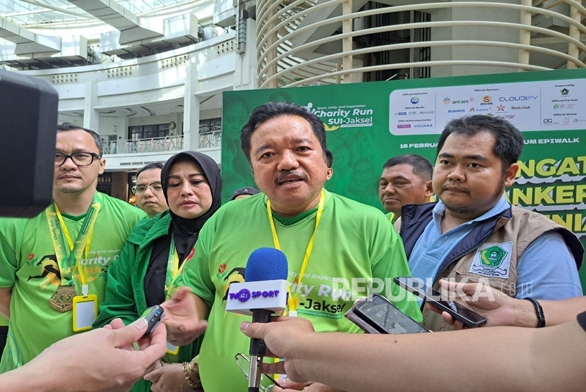  Yayasan Kanker Anak Indonesia (YKAI) bersama Satkar Ulama Indonesia (SUI) menggelar Charity Run SUI 2025 yang diikuti ribuan peserta di di kawasan Kuningan, Jakarta Selatan, Ahad (16/2/25).