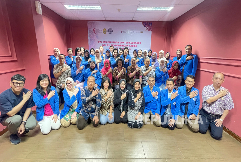 Yayasan Kanker Payudara Indonesia (YKPI), Perhimpunan Ahli Bedah Onkologi Indonesia (PERABOI), dan Perhimpunan Dokter Keluarga Indonesia (PDKI), menyelenggarakan pelatihan bagi dokter keluarga untuk pendampingan pasien kanker payudara di Jakarta pada 25-26 Juli 2025.