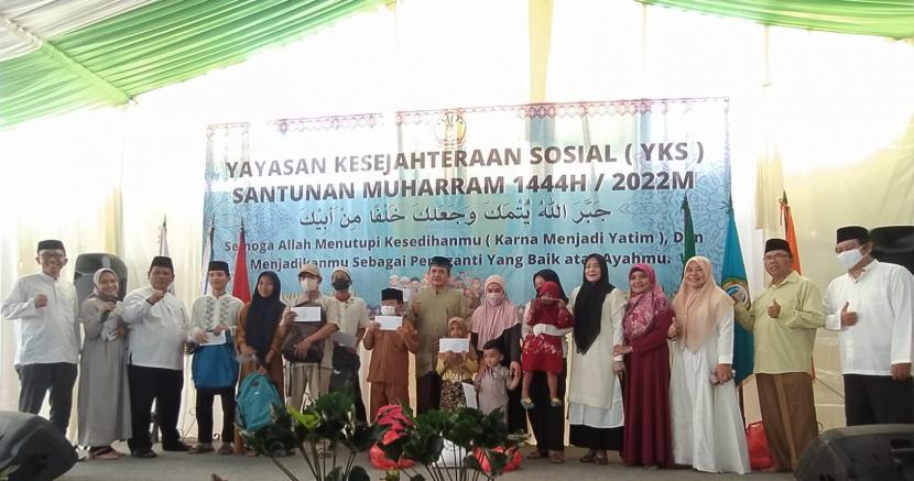 Yayasan Kesejahteraan Sosial (YKS) Parung Bingung, Depok,  menggelar acara santunan Muharram 1444 H/ 2022, Sabtu (27/8/2022).