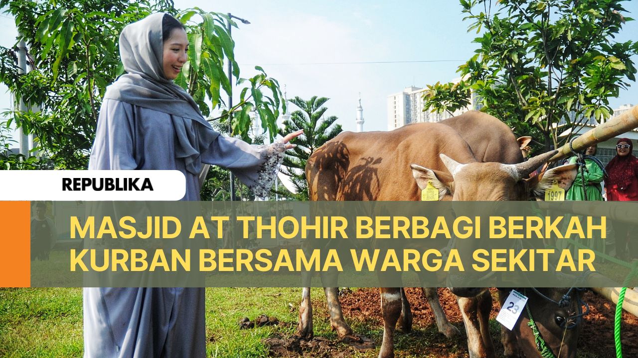 Yayasan Mochammad Thohir bagikan 700 paket daging kurban dalam program kurban di Masjid AT-Thohir.