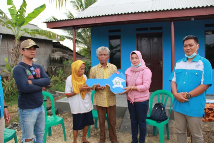 Yayasan Mutiara Harapan berdiri cabang di daerah Cilacap- Jawa Tengah, tepatnya di Jalan Segara Anakan, Dusun Cikadim, Desa Rawaapu, Kecamatan Patimuan, Kabupaten Cilacap menjadi sebuah Desa Binaan. 