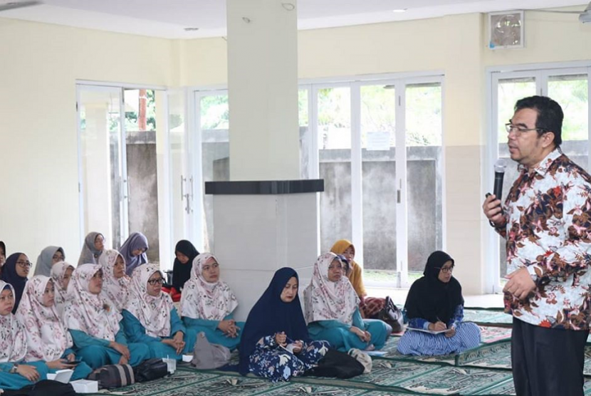 Yayasan Nurul Ar Raudlatul Jannah menggelar pelatihan motivasi cara berpikir Suprarasional dan Pembelajaran Matematika Nalaria Realistik (MNR) bagi guru dan karyawan, Rabu-Kamis, 8-9 Januari 2020.